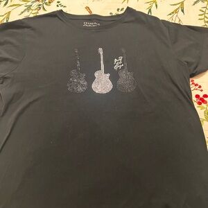 Women’s Black Short Sleeve Tee with Guitar Design Grand  Ole Opry XXL